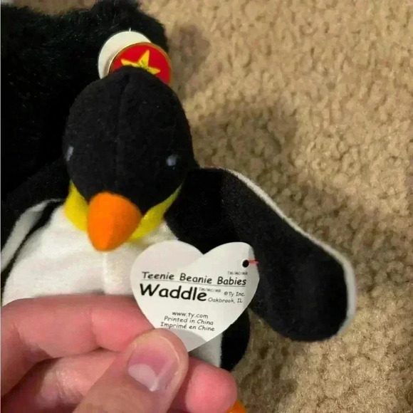 Retired 1998 TY Beanie Baby Buddie Waddle the Penguin with Tag All 3 - Picture 7 of 7